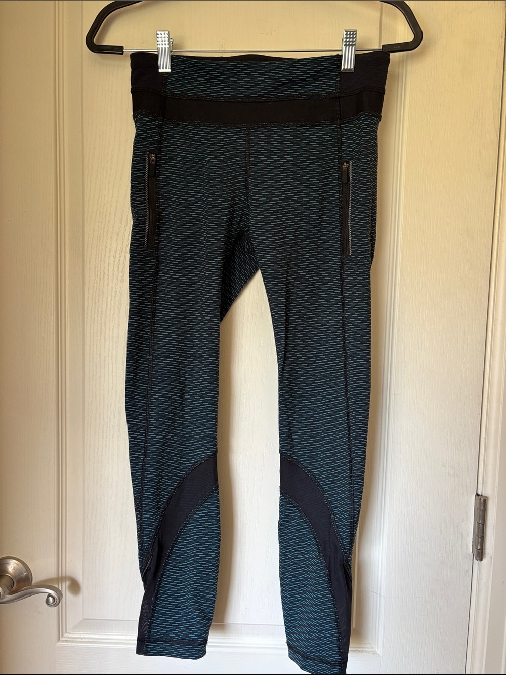 Lululemon Zip Pocket Crop Leggings Size 6 Black Teal